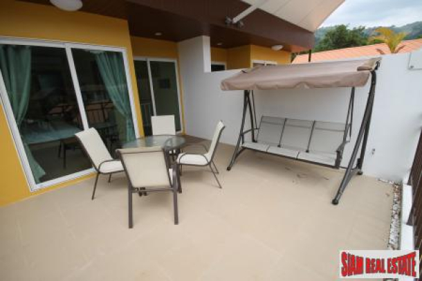 Contemporary Three Bedroom Townhouses with Pool Access-13