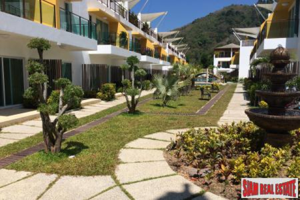 Contemporary Three Bedroom Townhouses with Pool Access-2