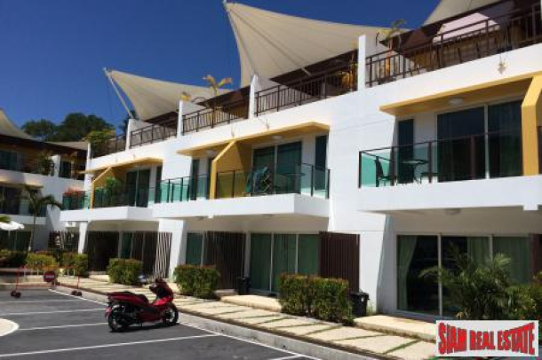 Contemporary Three Bedroom Townhouses with Pool Access-4