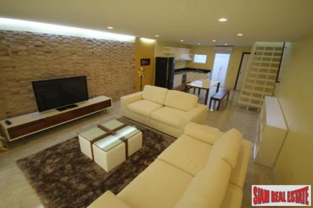 Contemporary Three Bedroom Townhouses with Pool Access-9