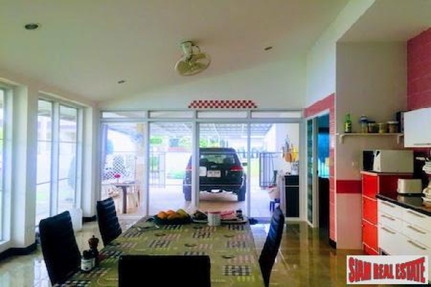 Charming Two Bedroom Near Central Festival in San Phranet, Chiang Mai-13