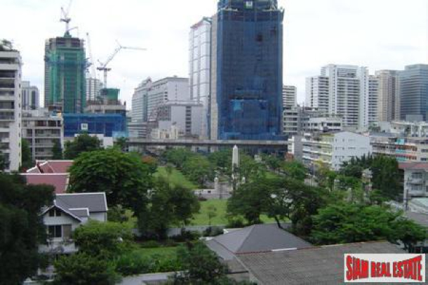 Bright, Spacious and Convenient  One Bedroom on Sukhumvit 10-2