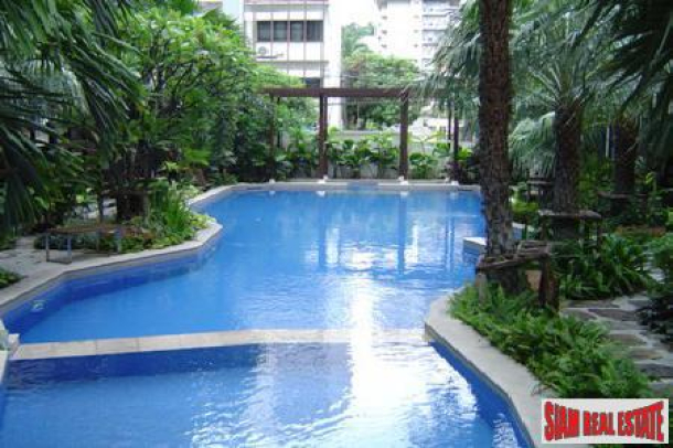 Bright, Spacious and Convenient  One Bedroom on Sukhumvit 10-5