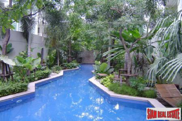 Spacious and Bright One Bedroom for Rent on Sukhumvit 10, Bangkok-1