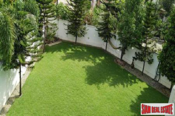Large Two Story House with Nice Garden in Mae Hia, Chiang Mai-15