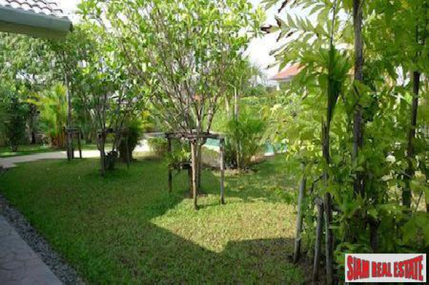 Large Four Bedroom with Salt Water Pool in Mae On, Chiang Mai-10