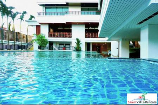 Large Condo in the Center of Pattaya Just 50 Meters to Pattaya Shopping Mall-1