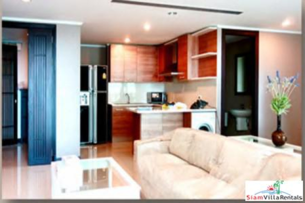 Large Condo in the Center of Pattaya Just 50 Meters to Pattaya Shopping Mall-3