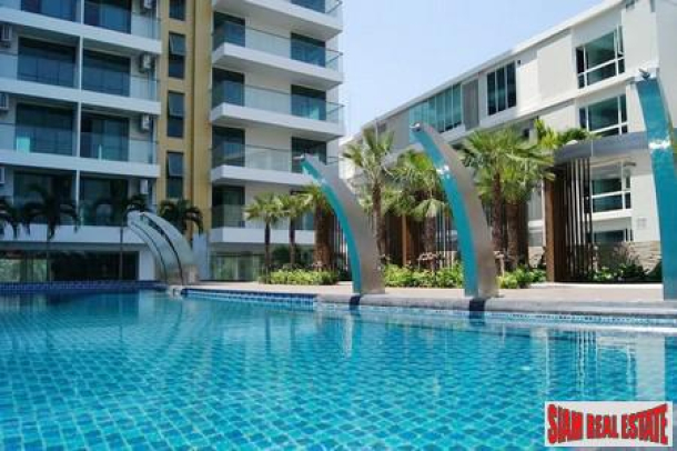 Luxrious New High Rise -Studio Condominium A new Landmark on Pratumnak Hills Near Cosy Beach.-1