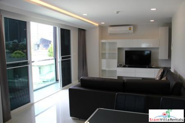 Open and Bright Furnished Two Bedroom for Rent on Sukhumvit 26-10