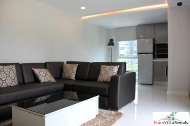 Open and Bright Furnished Two Bedroom for Rent on Sukhumvit 26-9