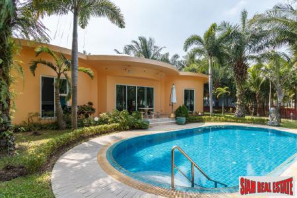 Luxury pool villa in East Pattaya near Regent International School for Sale-1