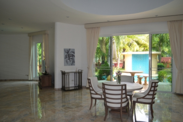Luxury pool villa in East Pattaya near Regent International School for Sale-3