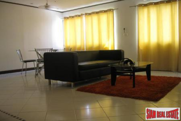 Furnished and Spacious One Bedroom on the 19th Floor in Phetchaburi, Bangkok-2