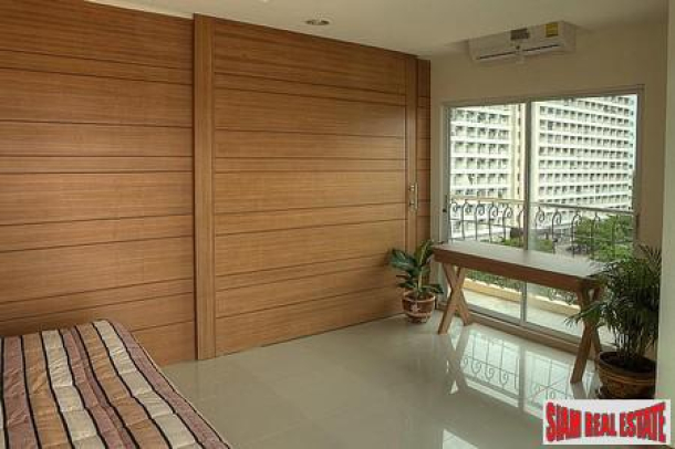 Perfect Big 1 Bed 62 sq.m. with 3 balconies Condo for Sale - Prime Location on Thepprasit Road-9