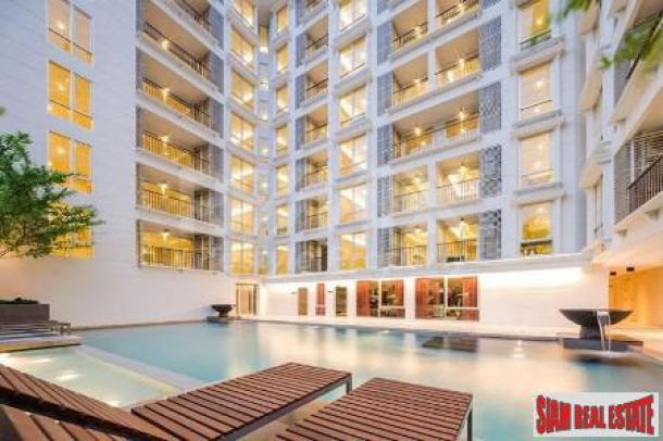 Maestro 39 Residence | Ground Floor Furnished Two Bedroom with Private Garden on Sukhumvit 39-1