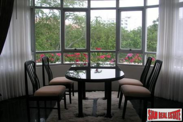 Large 1 Bedroom Condo on Pratumnak Hill with seaview at Cosy Beach-2