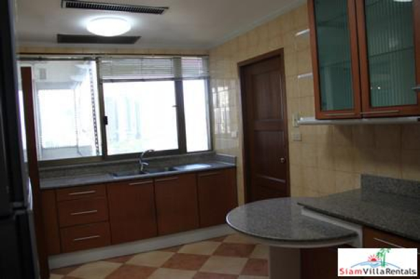 Promsuk Condominium | Extra Large Three Bedroom Family Style Condo for Rent on Sukhumvit 26-11