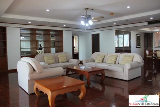 Promsuk Condominium | Extra Large Three Bedroom Family Style Condo for Rent on Sukhumvit 26-4