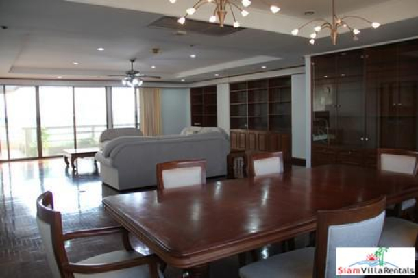 Promsuk Condominium | Extra Large Three Bedroom Family Style Condo for Rent on Sukhumvit 26-7