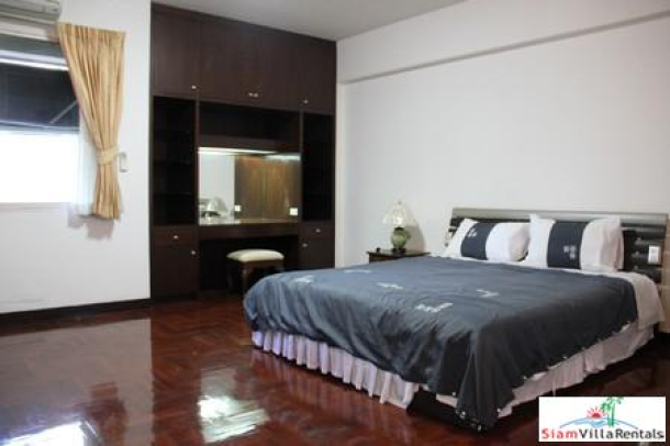 Kanta Mansion | Spacious Three Bedroom for Rent -- Pets Allowed -- on Sukhumvit 26-11