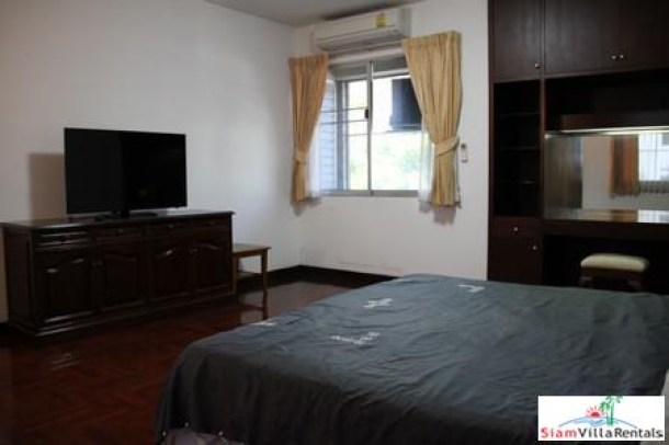 Kanta Mansion | Spacious Three Bedroom for Rent -- Pets Allowed -- on Sukhumvit 26-12