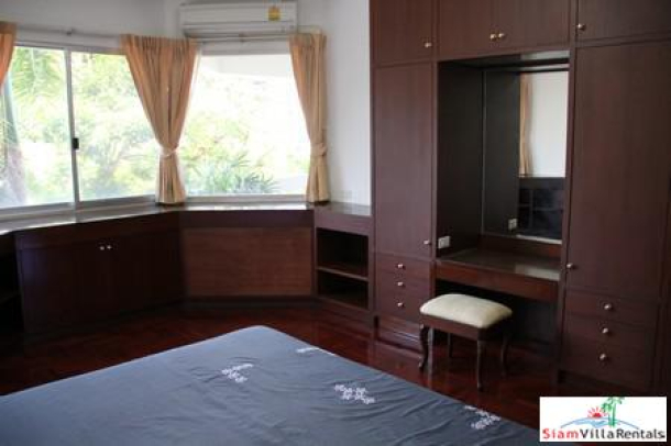 Kanta Mansion | Spacious Three Bedroom for Rent -- Pets Allowed -- on Sukhumvit 26-4