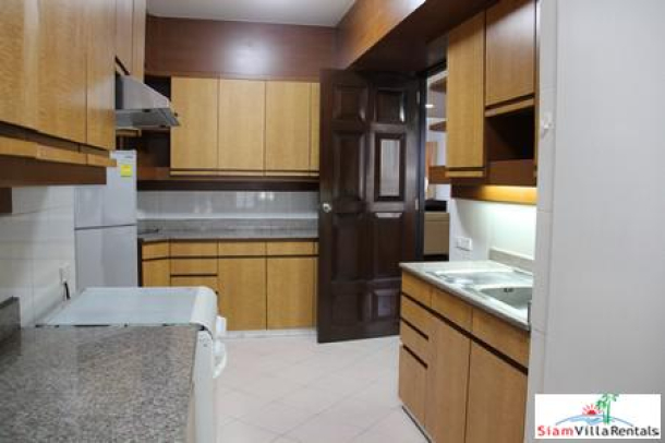Kanta Mansion | Spacious Three Bedroom for Rent -- Pets Allowed -- on Sukhumvit 26-7