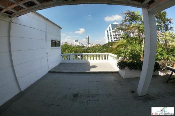 The Nest Sukhumvit 22 | Conveniently Located One Bedroom with Swimming Pool View on Sukhumvit 22-23
