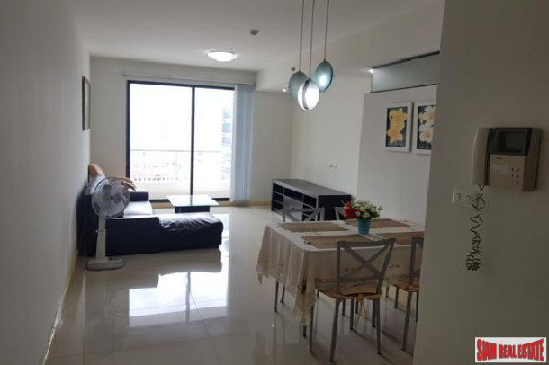 Large Two Bedroom with City Views in Asoke, Bangkok-2