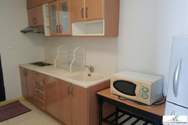 Modern Two Bedroom with City Views For Rent in Asoke, Bangkok-20