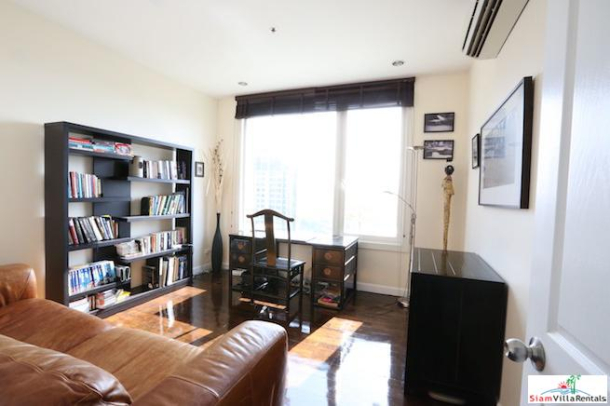 Siri Residence | Two Bedroom Corner Unit for Rent In Excellent Location, Sukhumvit 24-4