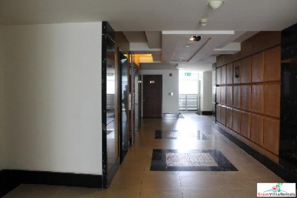 Urbana Sathorn | Spacious One Bedroom Condo for Rent with City Views-16