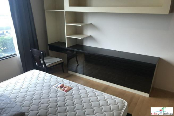 Villa Asoke | Modern Two Bedroom Corner Unit for Rent in Asok-8