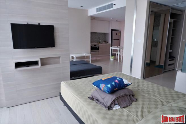 The Room Sukhumvit 21 | Large 26th Floor One Bedroom Condo for Sale on Sukhumvit 19-9
