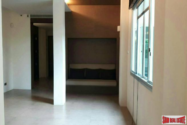 Promphan Park | Rent this Five Bedroom with Private Swimming Pool in Prawet, Bangkok-9