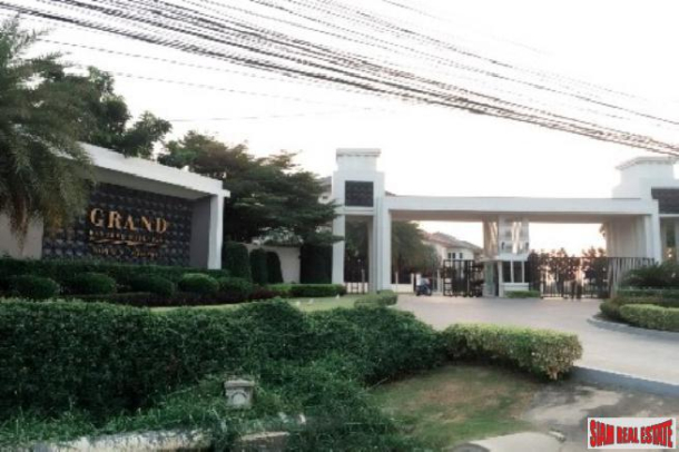 Bangkok Boulevard Rama 9-Srinakarin | Modern and Large Two Storey Near Airport and Schools in Saphan Sung-12