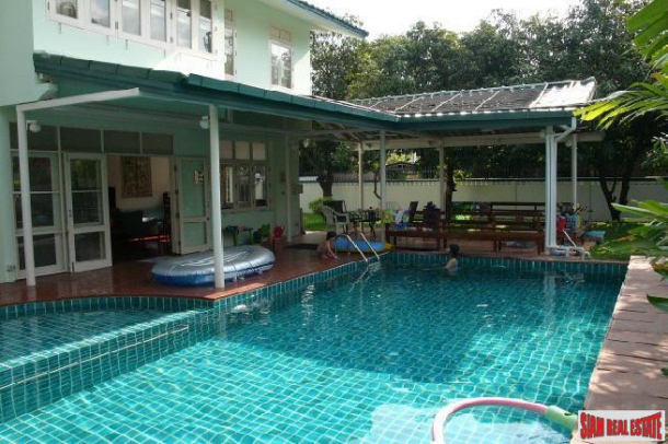 Five Bedroom Home with Private Salt Water Pool  on Thonglor BTS-1