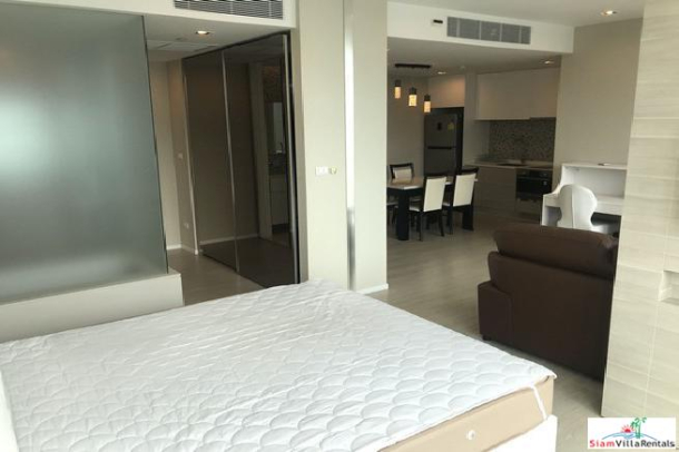 The Room | Contemporary Furnished One Bedroom with City Views for Rent on Sukhumvit 21-6