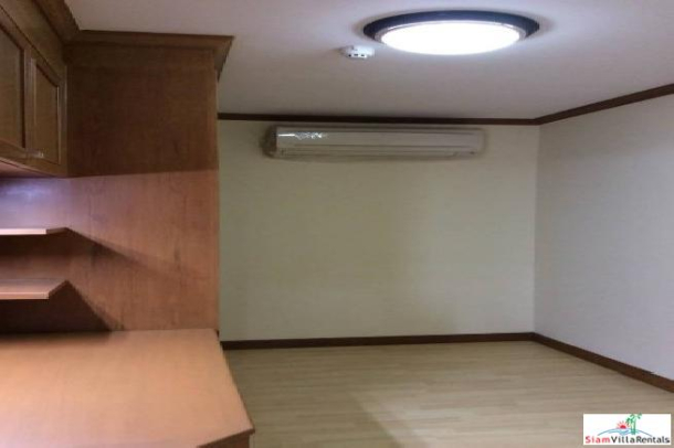 Tai Ping Towers | Large Furnished Two Bedroom in Contemporary Ekkamai Building-6