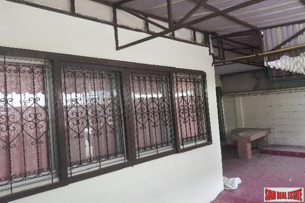Ekkamai 22 | Two Storey Large Four Bedroom Townhouse for Sale-3