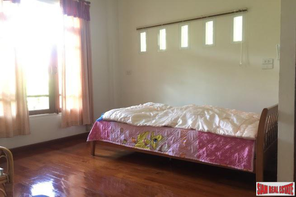 Large House with Private Garden Near CM University in Suthep, Chiang Mai-15