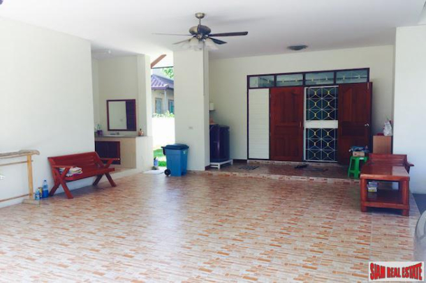 Large House with Private Garden Near CM University in Suthep, Chiang Mai-5