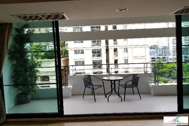 Pet Friendly Two Bedroom for Rent with City and Pool Views on Sukhumvit 19 BTS Asoke-2