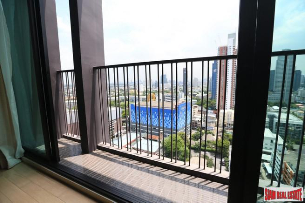 Noble Reveal Condominium | Two Bedroom Corner Condo with Wrap Around Windows and Fantastic City Views in Ekkamai-9