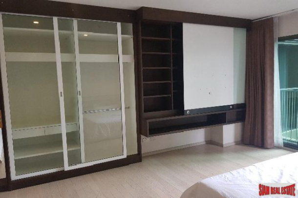 Noble Solo Condo | Two Bedroom with Pool Views on Sukhumvit 55, Bangkok-12