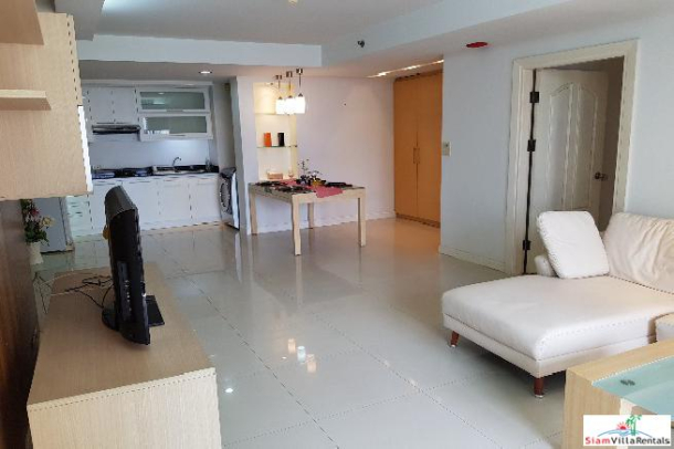 Ruamsuk Condominium | Large Corner Apartment with Four Ensuite Bedrooms for Rent on Sukhumvit 26-11