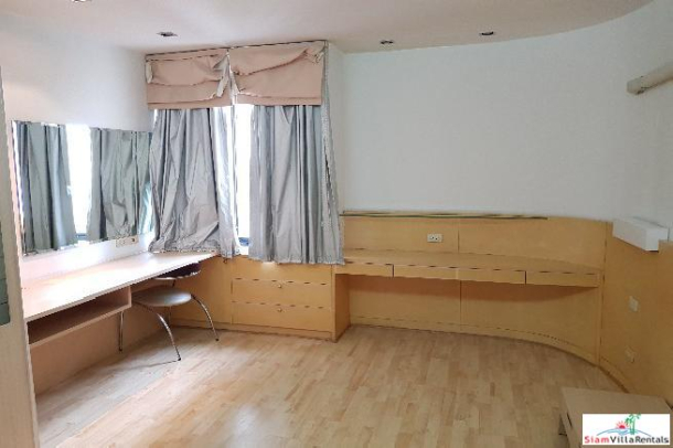 Ruamsuk Condominium | Large Corner Apartment with Four Ensuite Bedrooms for Rent on Sukhumvit 26-20