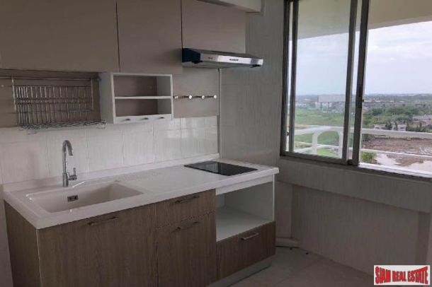 Large 3 Bed Duplex Penthouse Condo with Terrace at Thana City, Bang Na-12