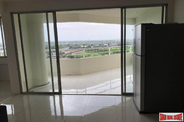 Large 3 Bed Duplex Penthouse Condo with Terrace at Thana City, Bang Na-14